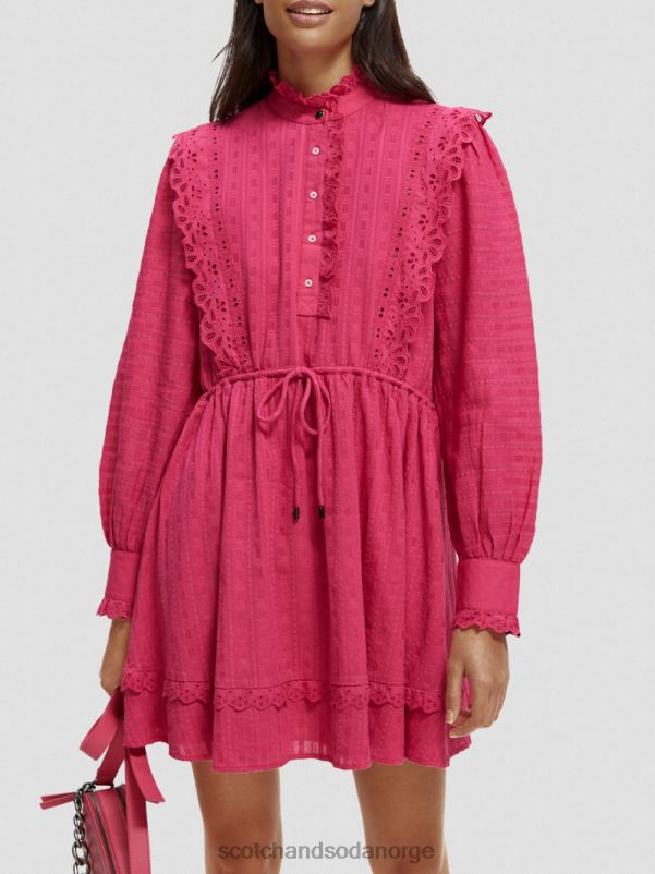 kvinner broderie anglaise mini kjole i økologisk bomull fuchsia N40XD10 klær Scotch & Soda