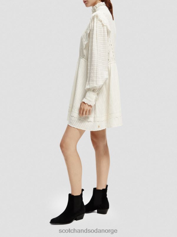 kvinner broderie anglaise mini kjole i økologisk bomull vanilje hvit N40XD12 klær Scotch & Soda