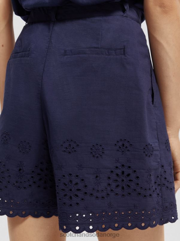 kvinner broderie anglaise shorts i økologisk bomull marinen N40XD241 klær Scotch & Soda