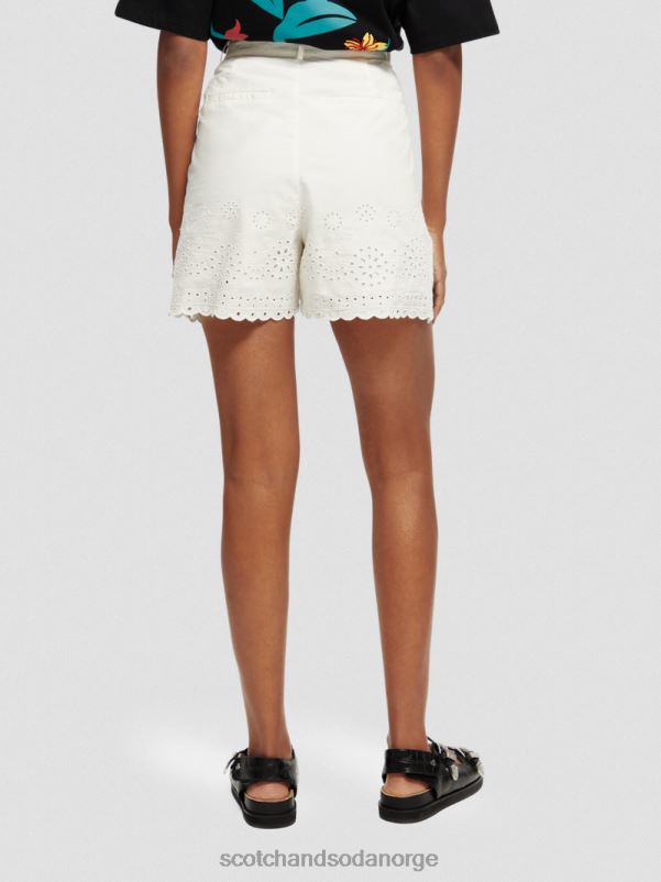 kvinner broderie anglaise shorts i økologisk bomull vanilje hvit N40XD242 klær Scotch & Soda