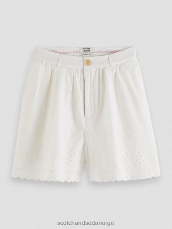 kvinner broderie anglaise shorts i økologisk bomull vanilje hvit N40XD242 klær Scotch & Soda
