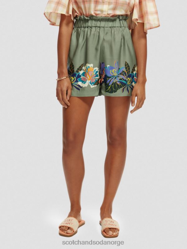 kvinner elastiske shorts med høy stigning grønn tennis aop N40XD240 klær Scotch & Soda