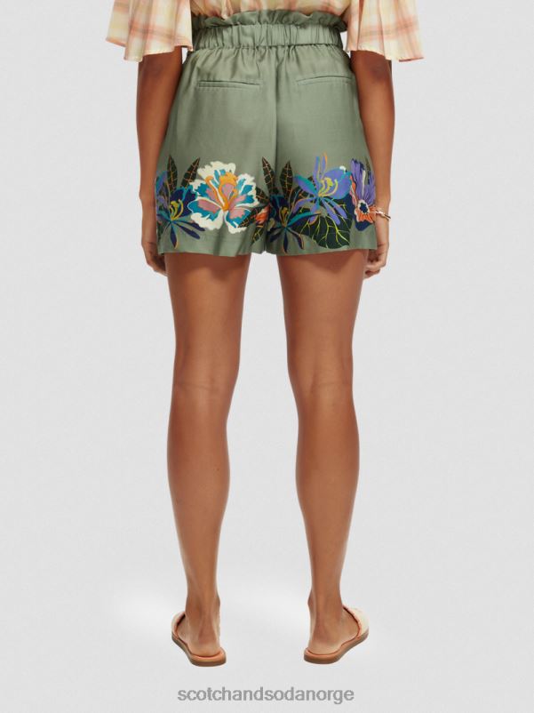 kvinner elastiske shorts med høy stigning grønn tennis aop N40XD240 klær Scotch & Soda