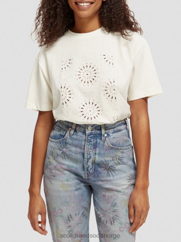 kvinner t-skjorte med brodert kunst med løs passform vanilje hvit N40XD90 klær Scotch & Soda