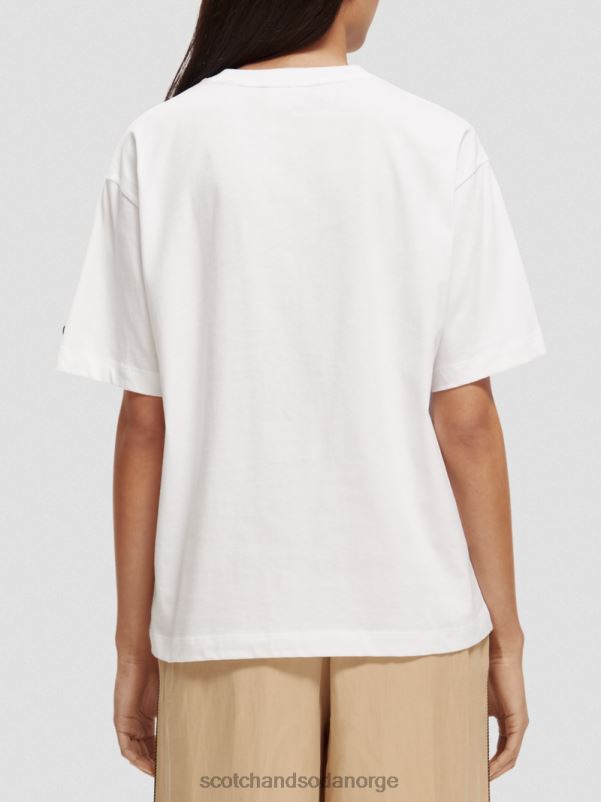 kvinner t-skjorte med kunstverk i løs passform hvit N40XD77 klær Scotch & Soda