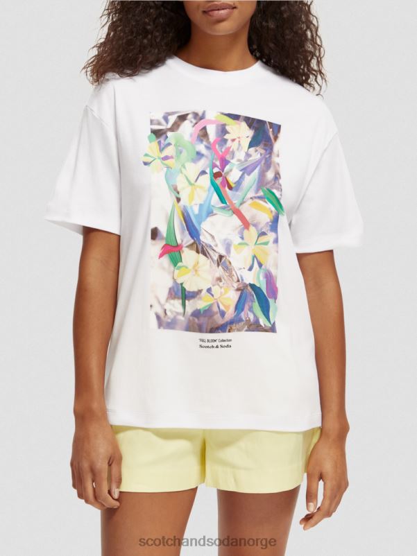 kvinner t-skjorte med kunstverk i løs passform hvit N40XD92 klær Scotch & Soda