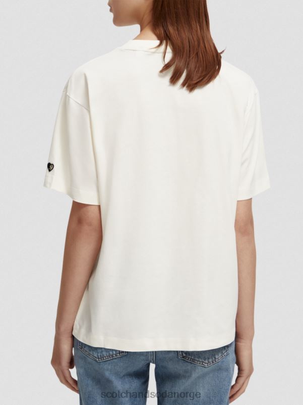 kvinner t-skjorte med kunstverk i løs passform vanilje hvit N40XD76 klær Scotch & Soda