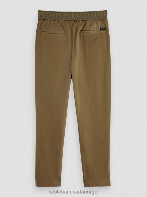 menn favorittjoggeren i poplin med konisk passform kaki N40XD485 klær Scotch & Soda