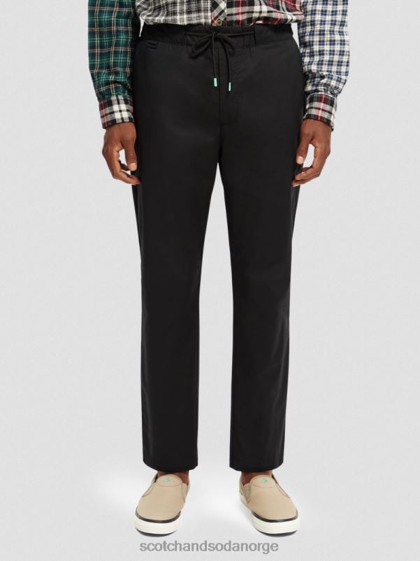 menn favorittjoggeren i poplin med konisk passform svart N40XD484 klær Scotch & Soda