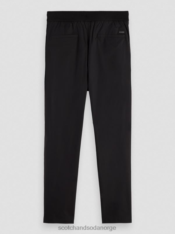 menn favorittjoggeren i poplin med konisk passform svart N40XD484 klær Scotch & Soda