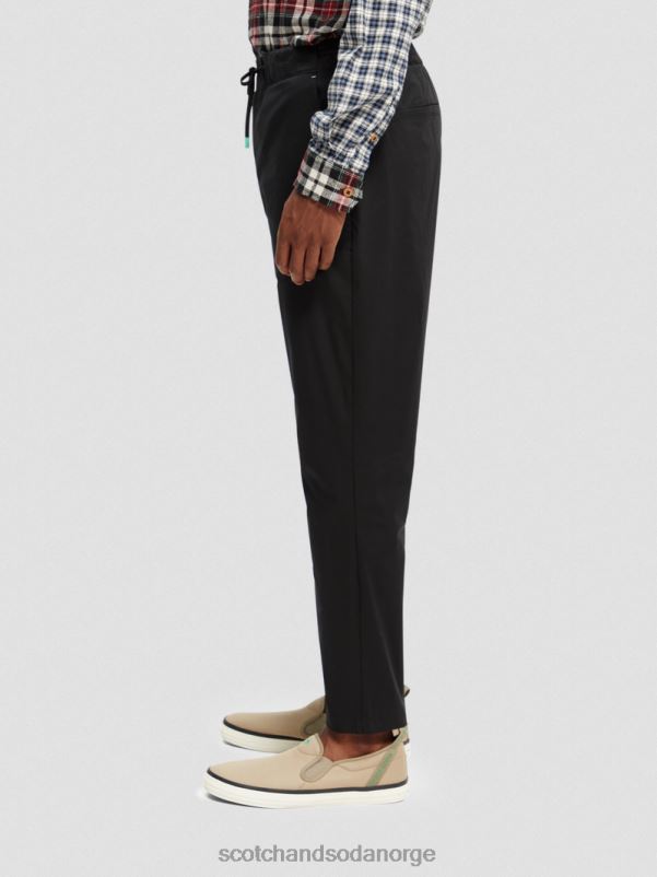menn favorittjoggeren i poplin med konisk passform svart N40XD484 klær Scotch & Soda