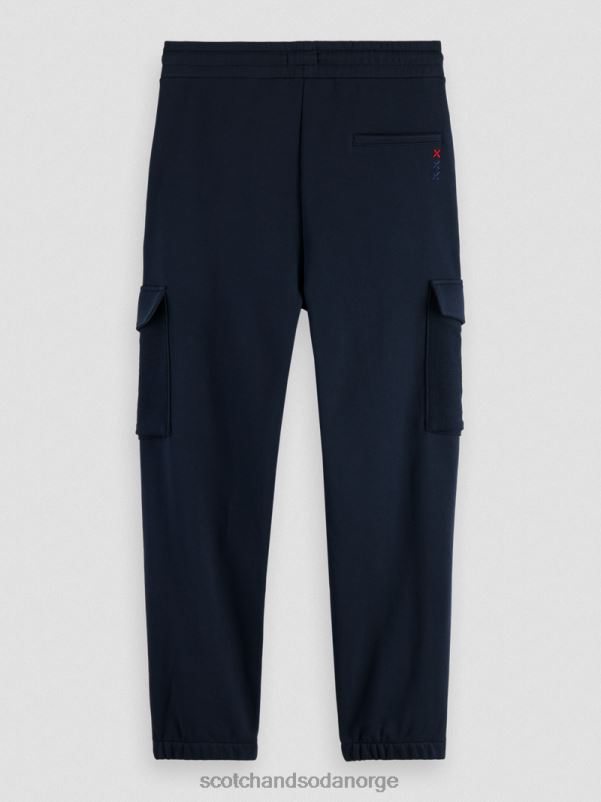 menn jogger i økologisk bomull med cargolommer natt N40XD493 klær Scotch & Soda