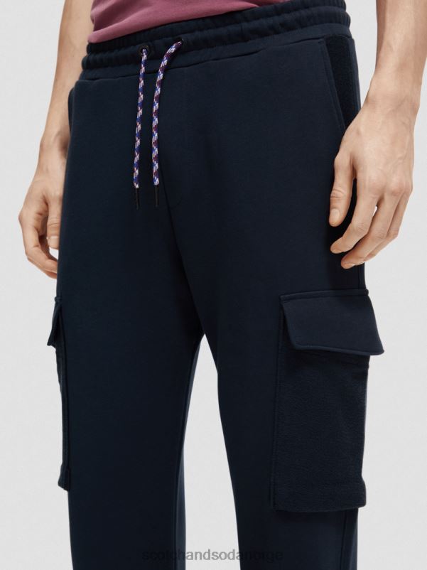 menn jogger i økologisk bomull med cargolommer natt N40XD493 klær Scotch & Soda