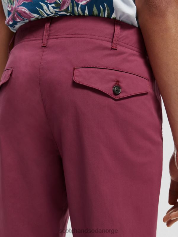 menn løs plissert chino med konisk passform dahlia N40XD486 klær Scotch & Soda