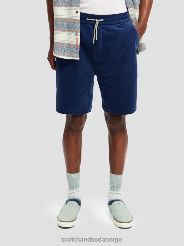 menn avslappet passform shorts i organisk bomull i kordfløyel marine N40XD596 klær Scotch & Soda