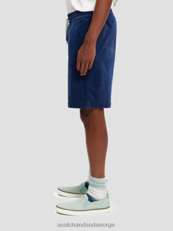 menn avslappet passform shorts i organisk bomull i kordfløyel marine N40XD596 klær Scotch & Soda