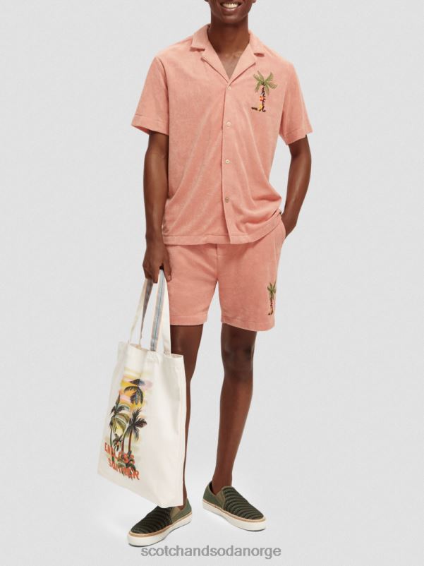menn broderte bermudashorts med håndkle flamingo N40XD592 klær Scotch & Soda