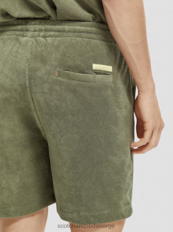 menn broderte bermudashorts med håndkle hæren N40XD593 klær Scotch & Soda