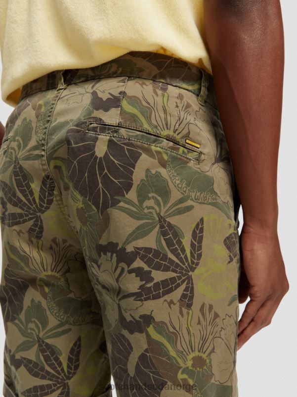 menn chino-shortsen med stuart-print camo floral aop N40XD622 klær Scotch & Soda