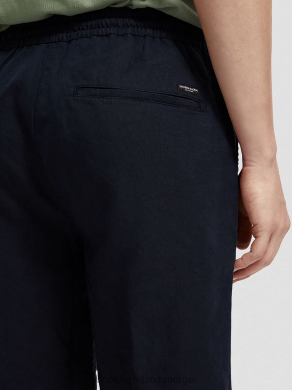 menn favorittbermudashortsene i lin marine N40XD602 klær Scotch & Soda