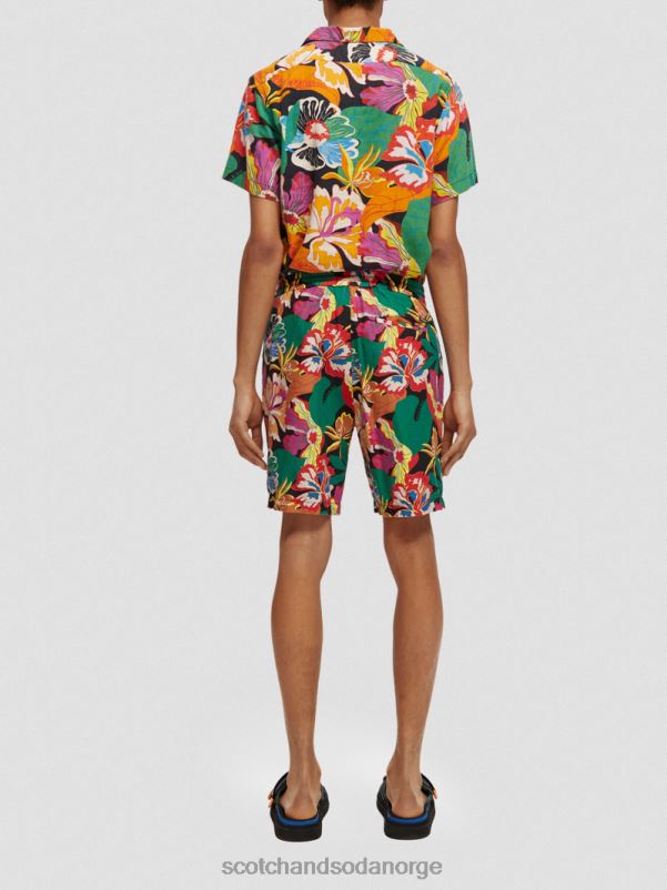 menn favorittbermudashortsene i lin svart floral aop N40XD611 klær Scotch & Soda