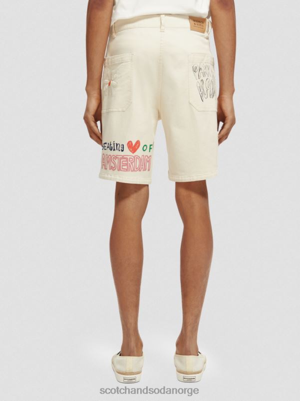 menn trykte shorts i økologisk bomullstwill gult broderi N40XD627 klær Scotch & Soda