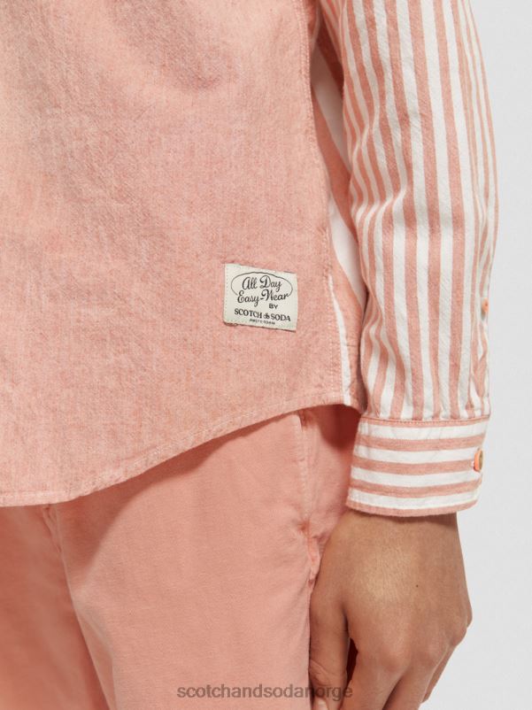 menn avslappet passform lett blandet chambray-skjorte cerise N40XD315 klær Scotch & Soda