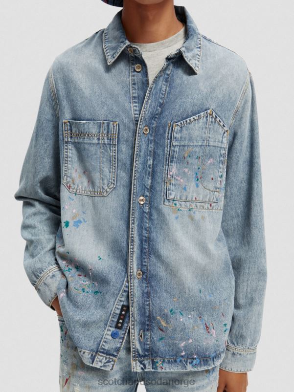 menn overskjorte med detaljer i denimmaling vasket indigo N40XD313 klær Scotch & Soda
