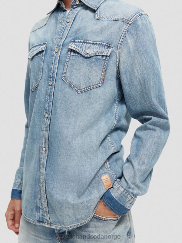menn regular fit reparert westernskjorte i dongeri vasket indigo N40XD303 klær Scotch & Soda