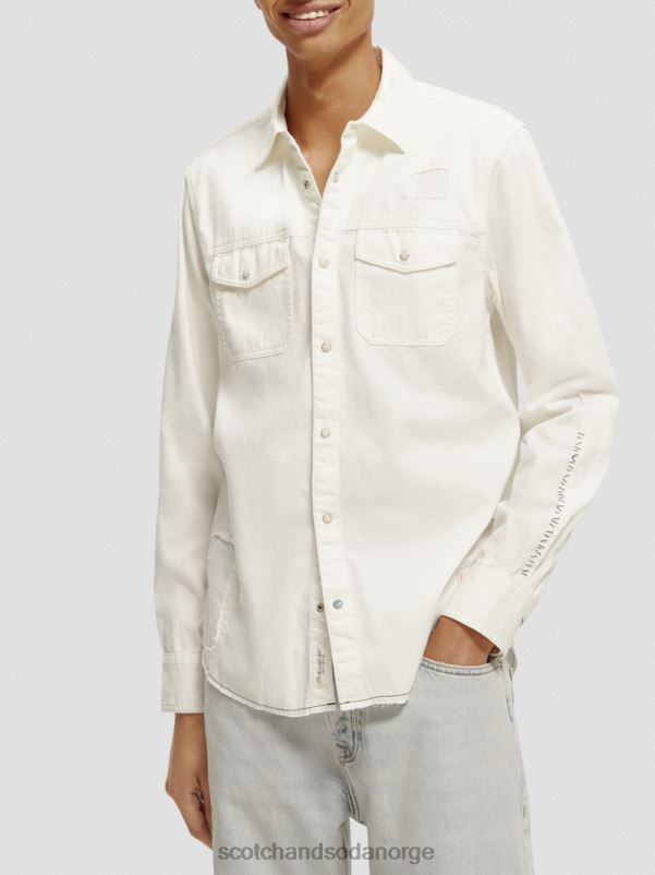 menn reparer detaljert western denimskjorte off white N40XD346 klær Scotch & Soda