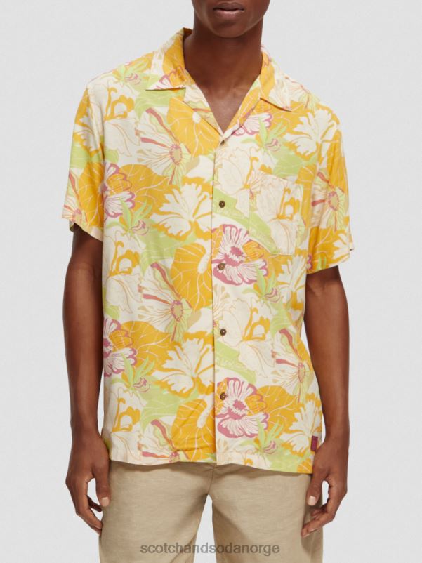 menn trykket leirskjorte gul floral aop N40XD304 klær Scotch & Soda