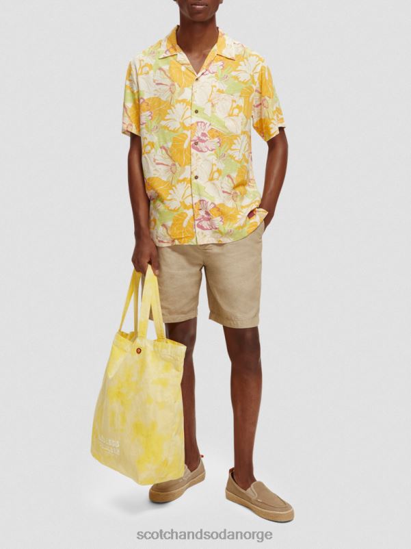 menn trykket leirskjorte gul floral aop N40XD304 klær Scotch & Soda