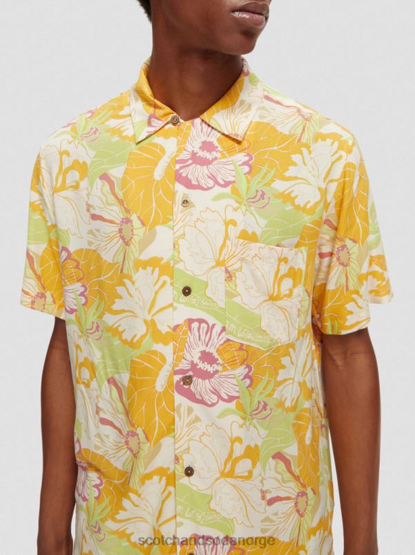 menn trykket leirskjorte gul floral aop N40XD304 klær Scotch & Soda