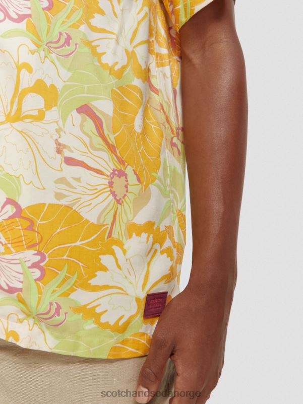 menn trykket leirskjorte gul floral aop N40XD304 klær Scotch & Soda