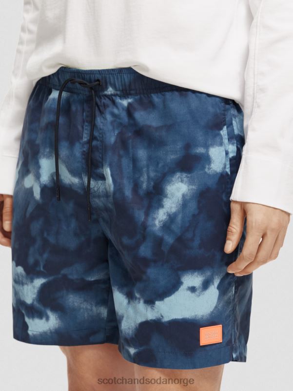 menn trykte tie-dye mellomlange badeshorts navy slipsfarge N40XD689 klær Scotch & Soda