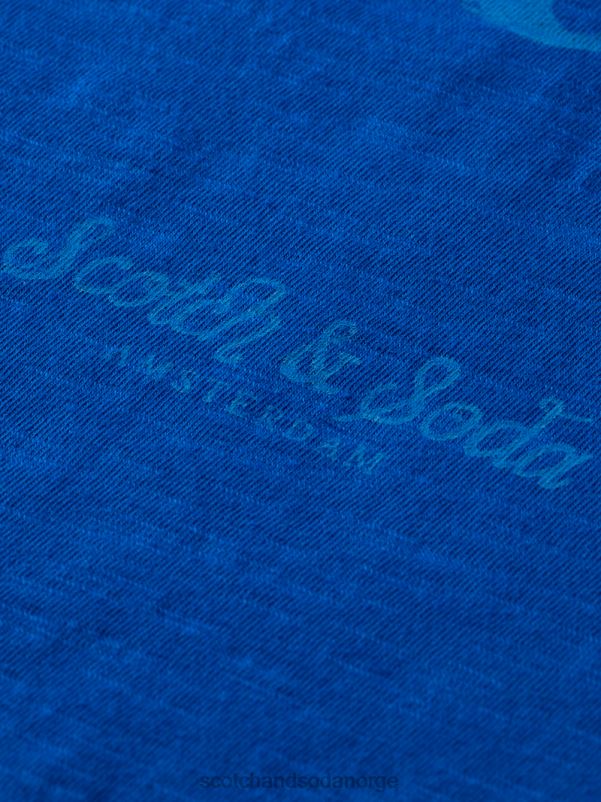 menn T-skjorte for kunstverk i økologisk jersey iris blå N40XD366 klær Scotch & Soda