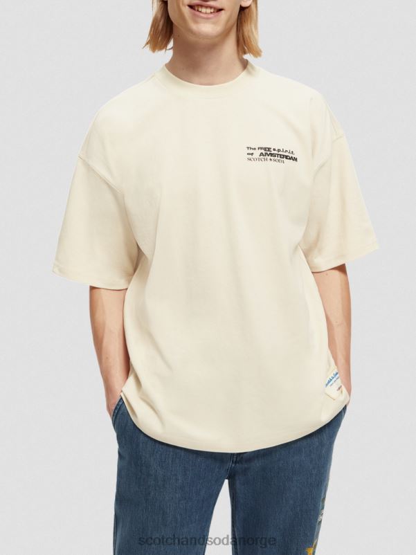menn brodert jersey kunstverk t-skjorte off white N40XD351 klær Scotch & Soda