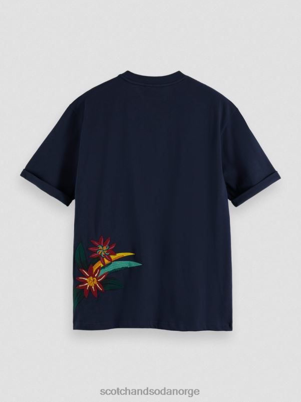 menn økologisk t-skjorte med blomsterbrodert avslappet passform natt N40XD352 klær Scotch & Soda