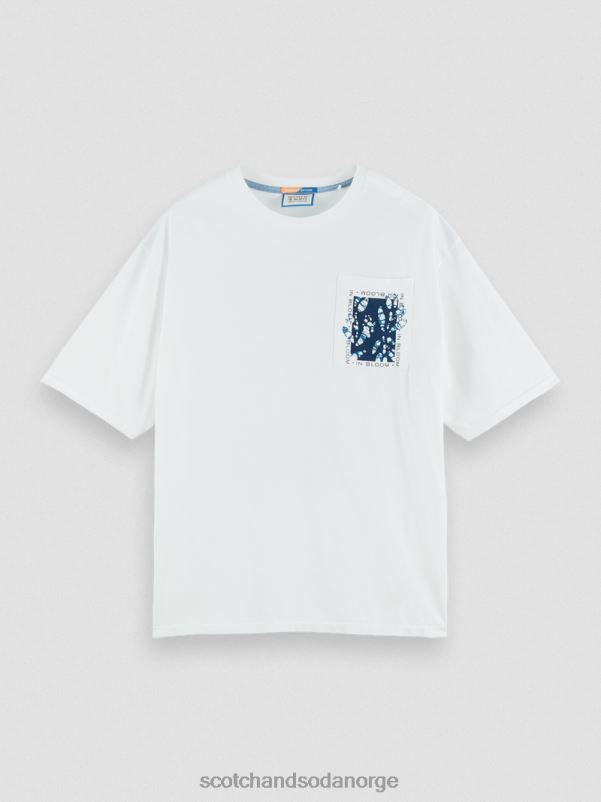 menn t-skjorte med kunstverk i løs passform hvit N40XD373 klær Scotch & Soda