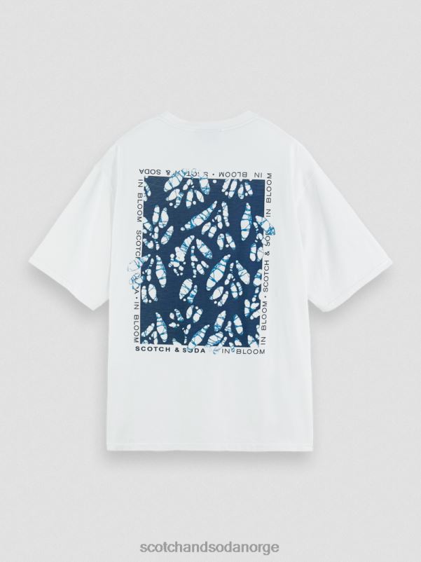 menn t-skjorte med kunstverk i løs passform hvit N40XD373 klær Scotch & Soda