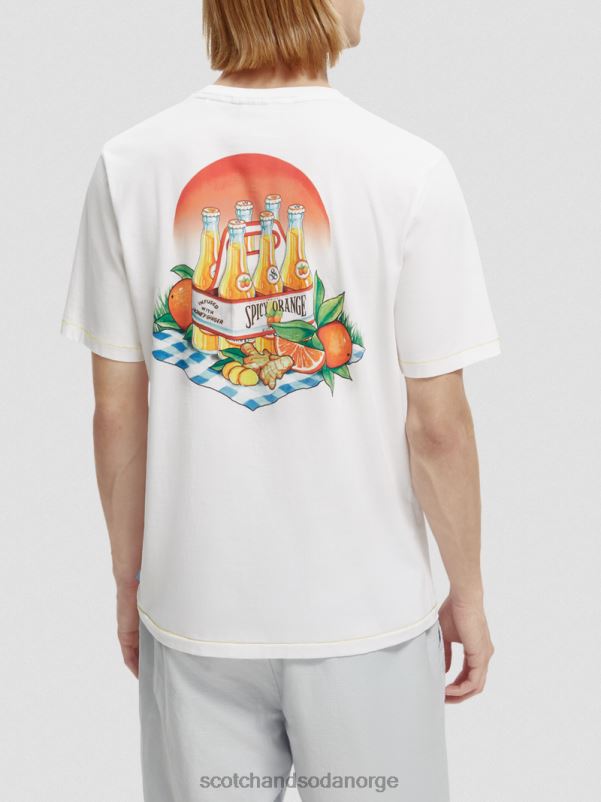 menn t-skjorte med kunstverk i vanlig passform hvit N40XD435 klær Scotch & Soda