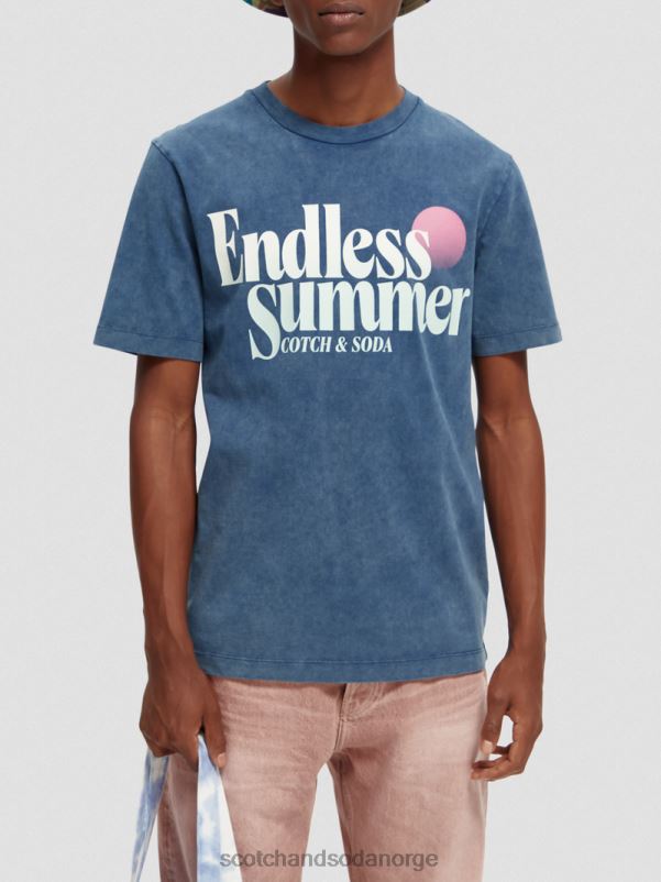 menn t-skjorte med vanlig passform, farget kunstverk marine N40XD354 klær Scotch & Soda