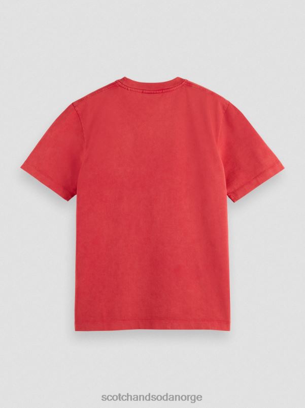 menn t-skjorte med vanlig passform, farget kunstverk tulipan rød N40XD357 klær Scotch & Soda